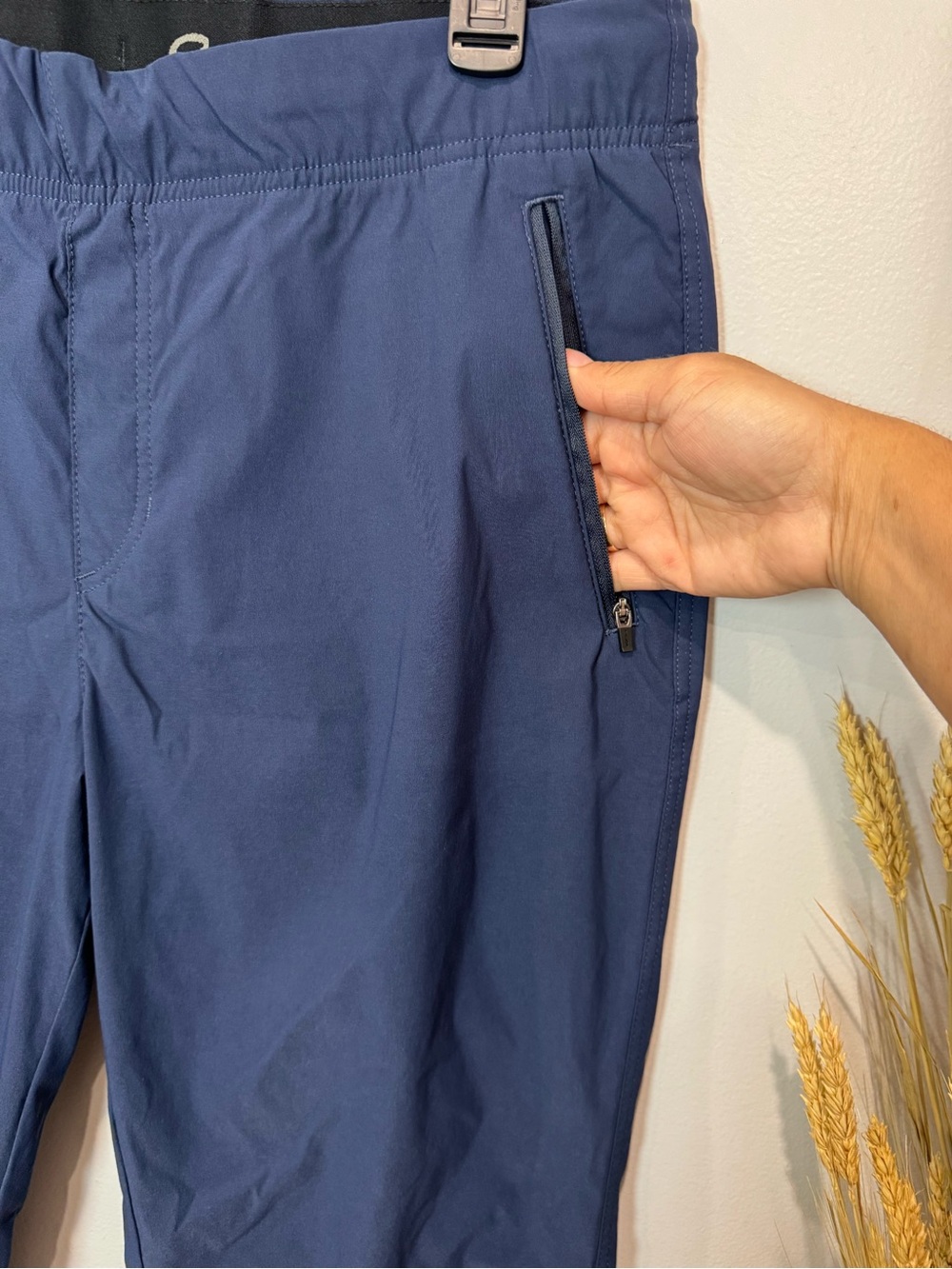 Eddie Bauer Blue Jogger Pants Women’s Size 14 Elastic Waist Zip Pockets - Picture 5 of 14